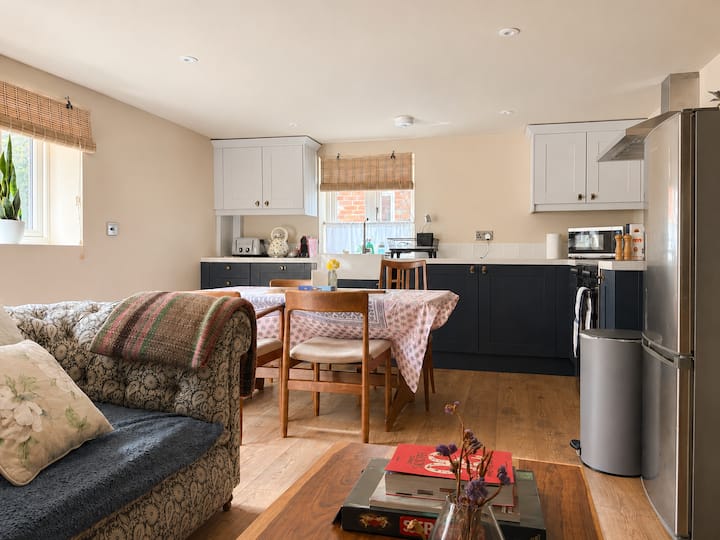 The Hideaway Private Garden Annexe | Newbury - Newbury