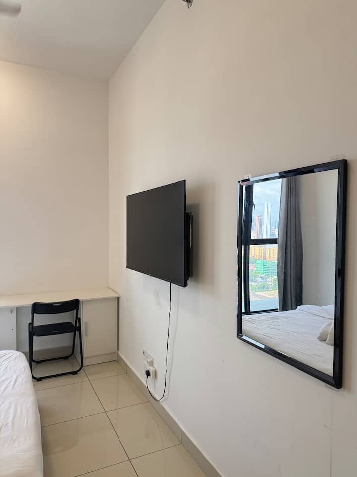 Klcc View Studio Trion| 50 Tv Netflix | Free Park - Kuala Lumpur