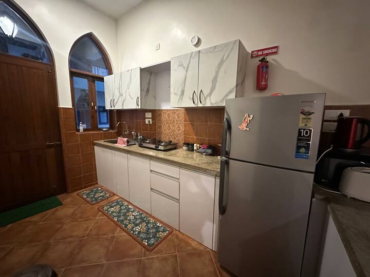 Full kitchen image 1