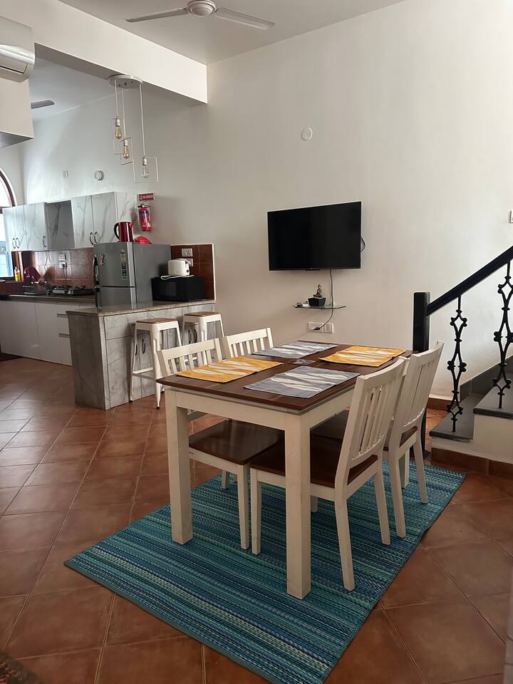 Dining area image 2