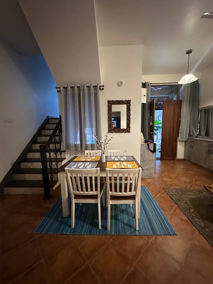 Dining area image 3