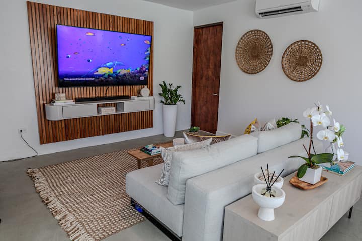 Living room image 2
