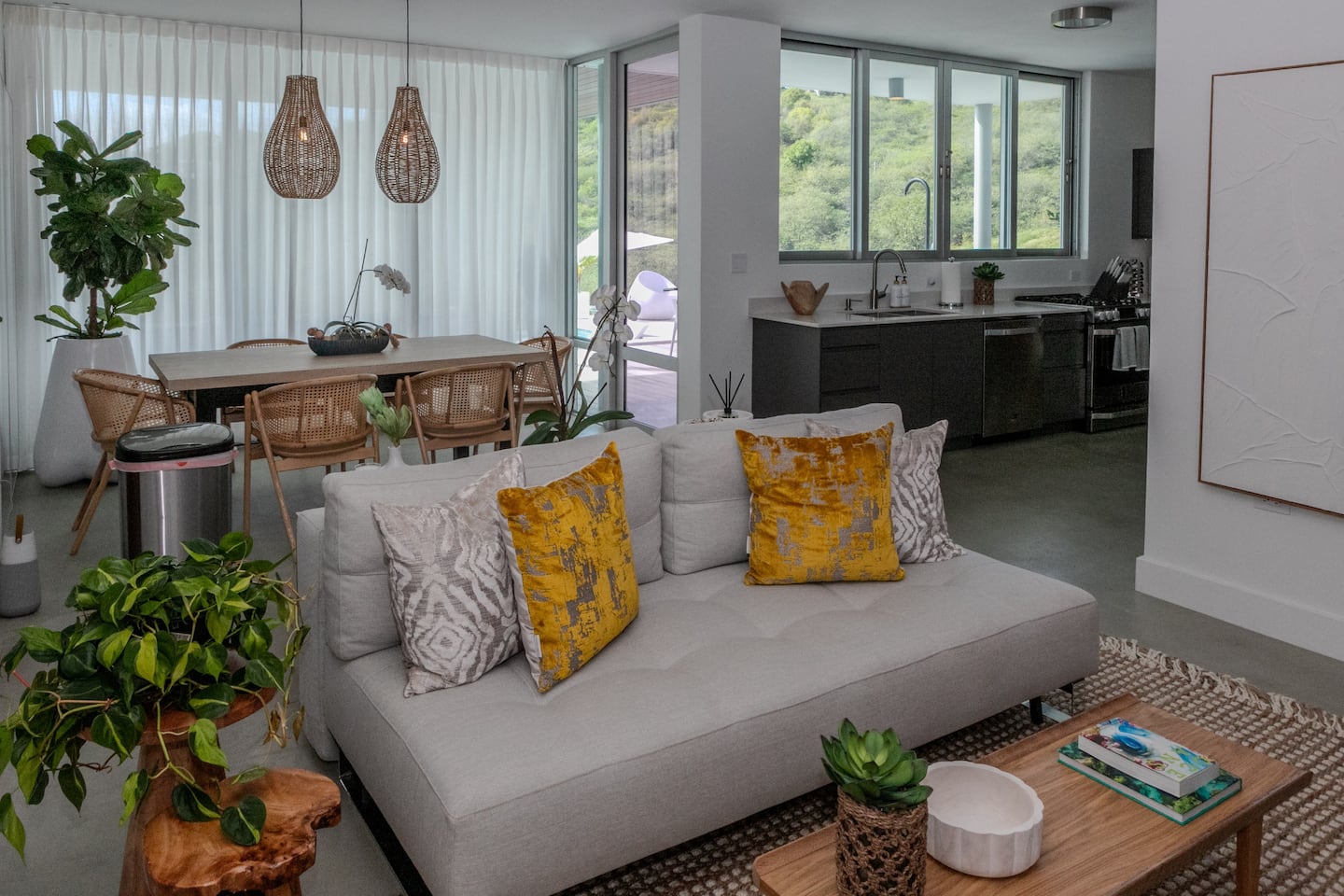 Living room image 1