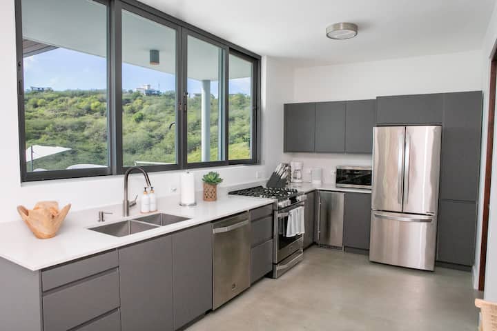 Full kitchen image 1