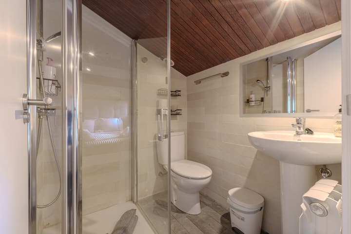 Baño en suite del dormitorio 2.