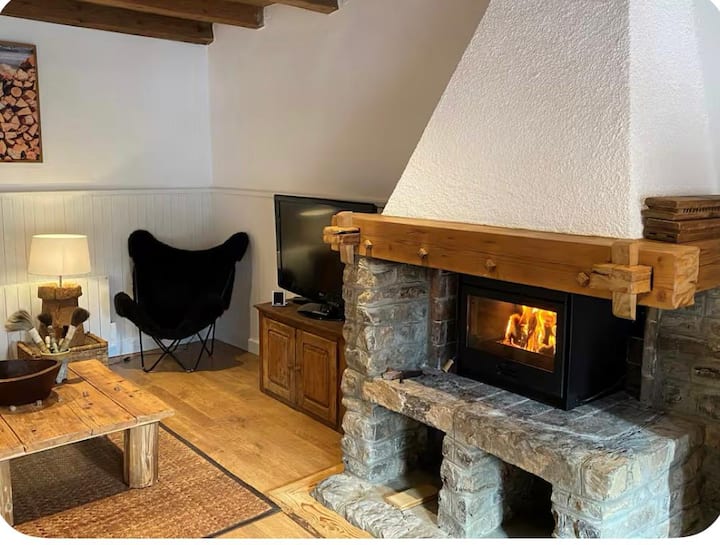 Boutique Apartment -Hidden Gem -Modern - Peaceful - Morzine