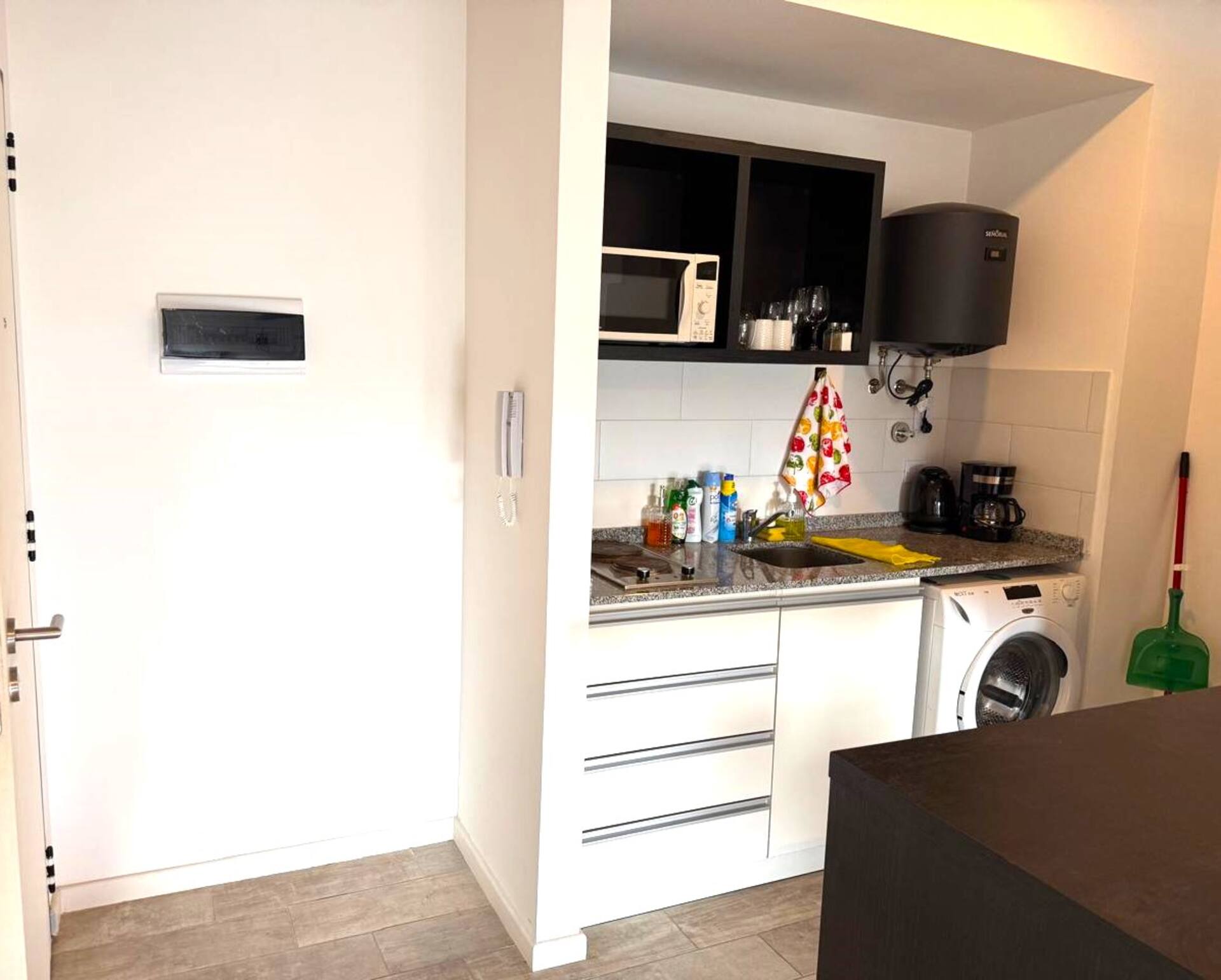 Luxury Studio for 2 College Students Spacious and Comfortable