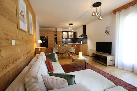 Popular Airbnb listing: Cozy family-friendly • Skiing, nature, and the village within walking distance in Samoëns