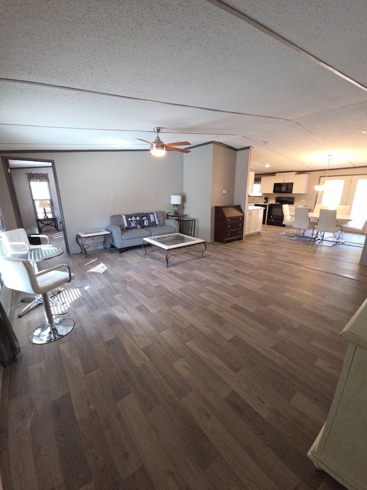 Entire New 3/2 House On 10 Acres Near The Springs - Mayo, FL