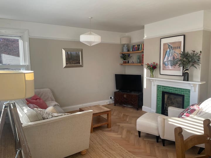 Two-bedroom Duplex In The Heart Of Horsham Town - 호셤