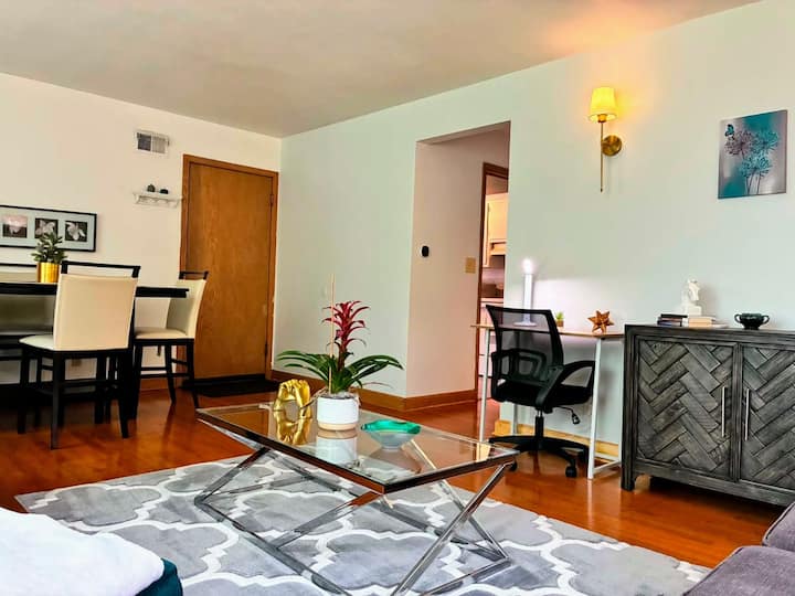 Cozy Room Fast Wifi Shops & Dining Mins Away G - Wauwatosa, WI