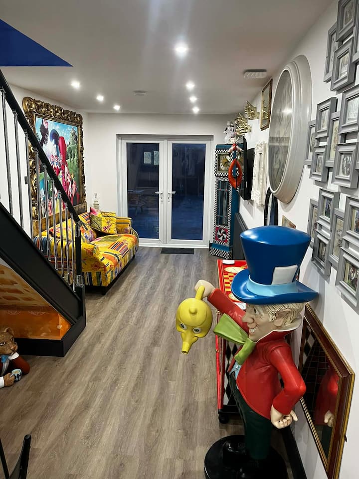 Hatters Holidays - Your Wonderland Escape - Ingoldmells