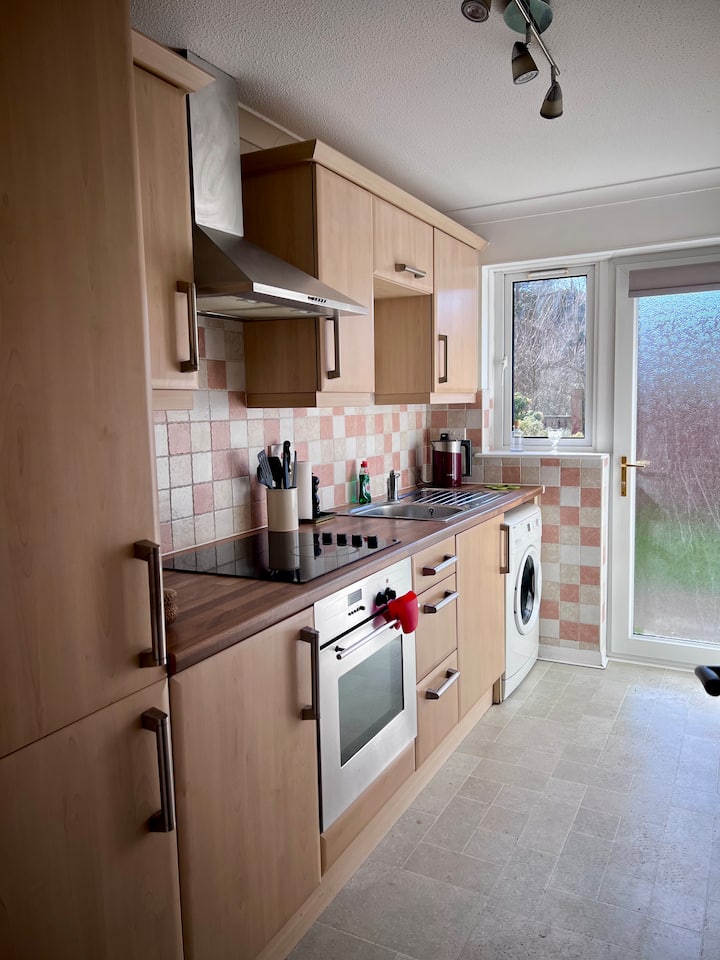 Coorie By The Woods - Dunfermline