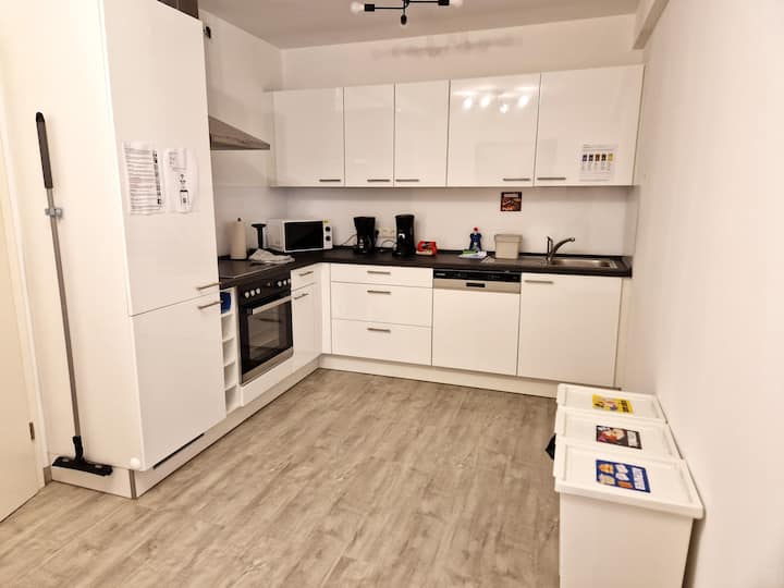 Comfy Apartment With Top Connection - Eschborn