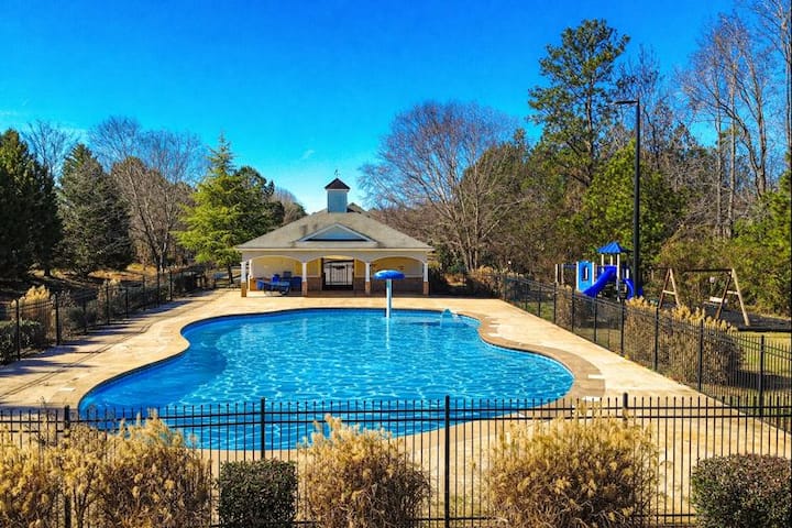 Serene Luxe Room | Modern Shared Home Near Atlanta - McDonough, GA