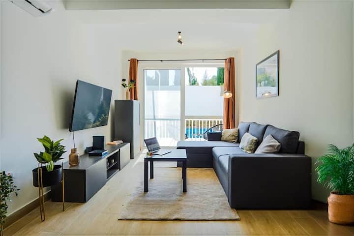 Ground Floor Maisonette With Communal Pool In Qala - Malta