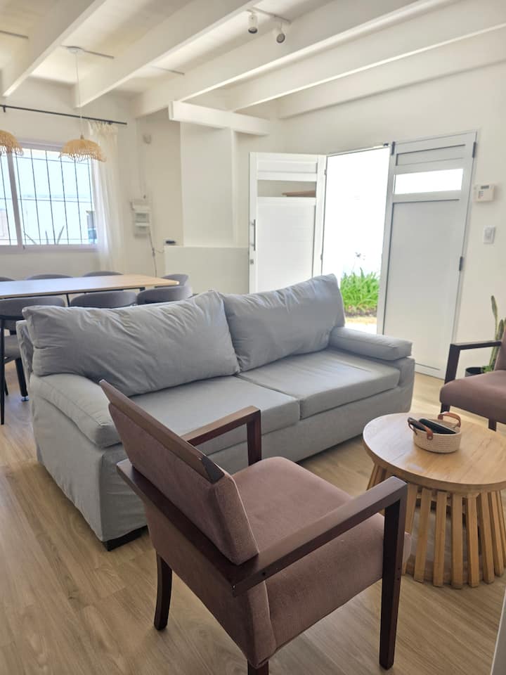 Vivienda Unifamiliar En Punta Mogotes. - Mar del Plata