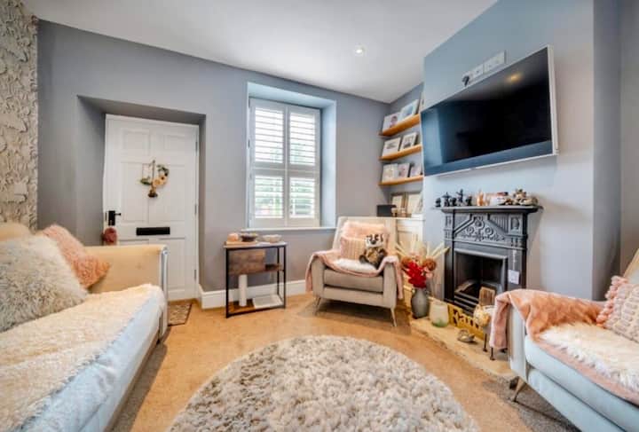 Stunning Two Bedroom Cottage In Historic Lincoln - Lincoln
