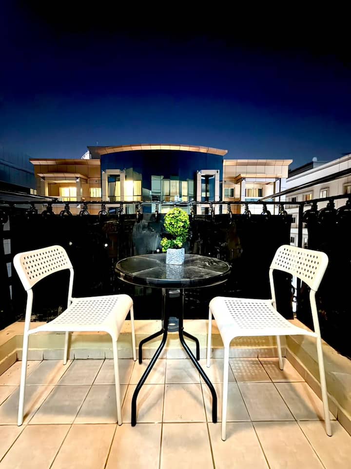 Japanese Capsule Luxury Hostel Stay Phoenix - Dubaï