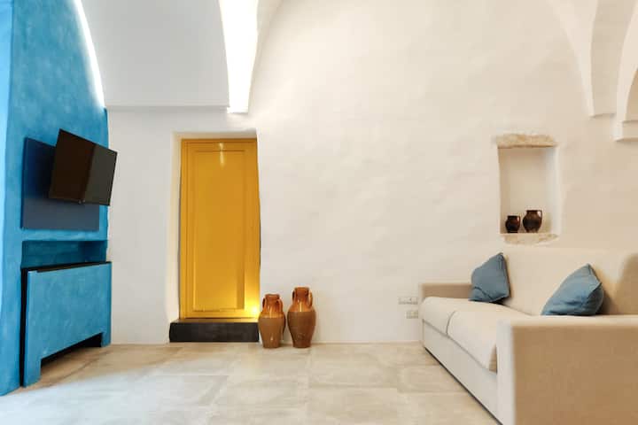 LIVING ROOM WITH SOFA BED - Level 1