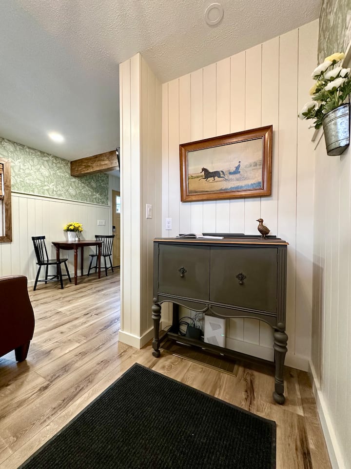 Peaceful 1-bedroom Tiny Home In Charming Erie. - Erie, PA