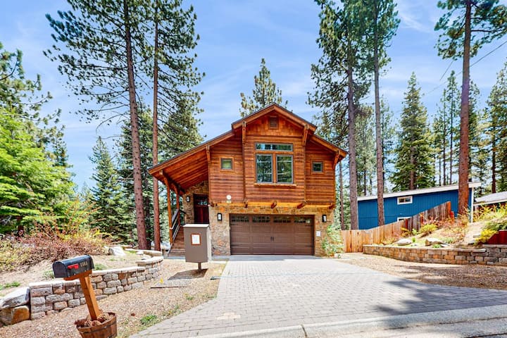 Modern 4br | Hot Tub | Balcony | Garage Parking - South Lake Tahoe, CA