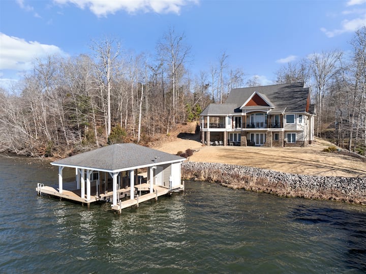 Sunset Escape | Waterfront |Great Location - Lake Gaston