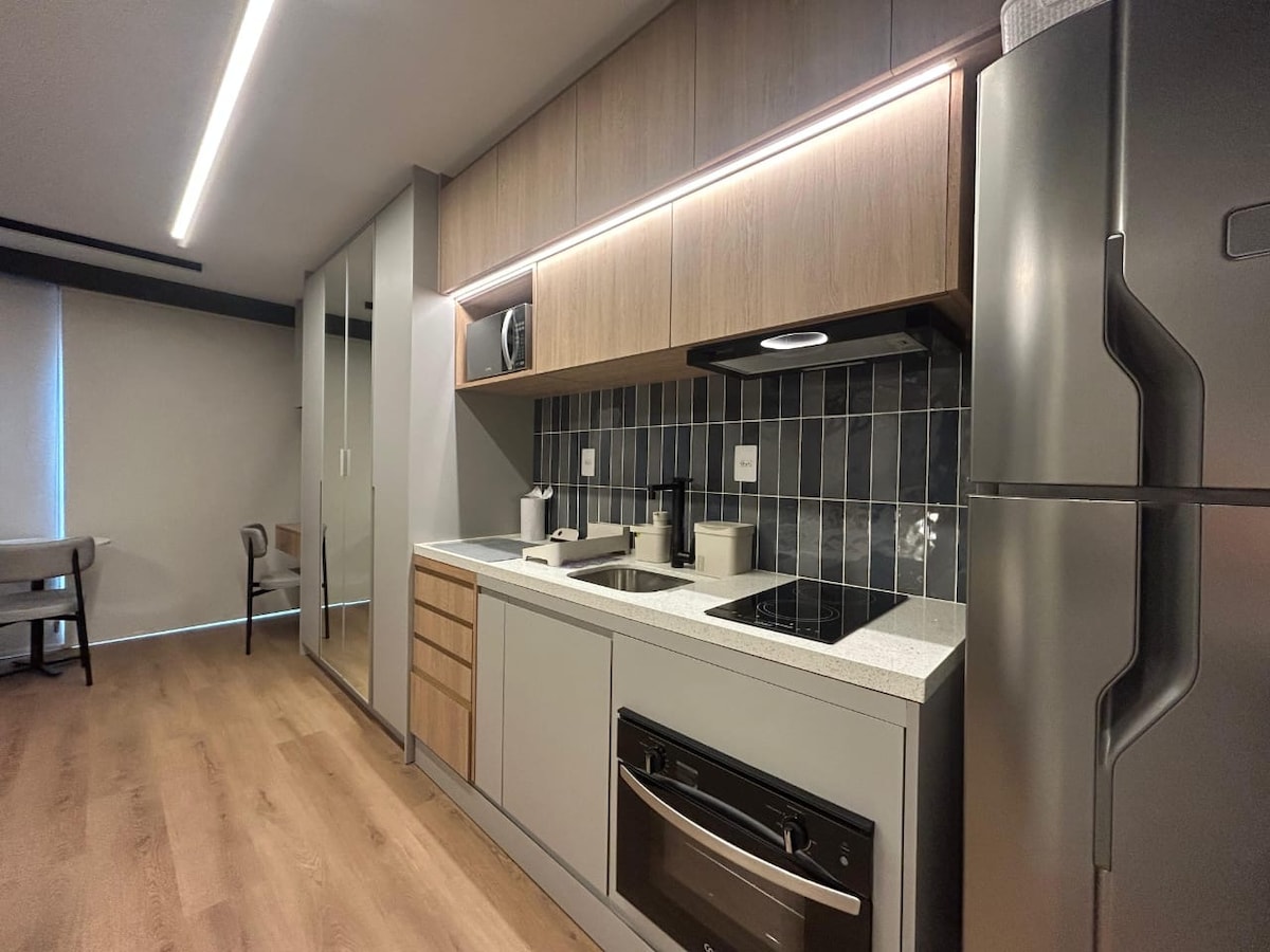 Top Airbnb: Modern studio in front of São Luiz Anália Hospital. em Tatuapé