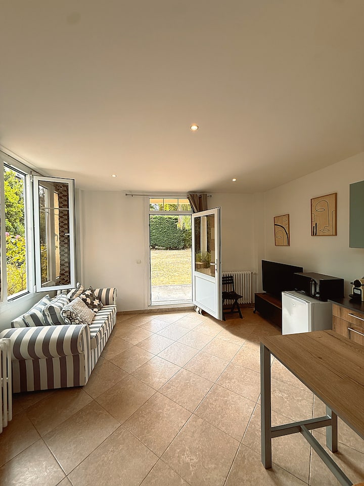 Le Cocon Proche D'enghien Les Bains - Ibis Budget St Gratien - Enghien-Les-Bains