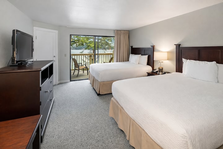 Harborside Queen Room With Dazzling Water Views - Orcas Island, WA