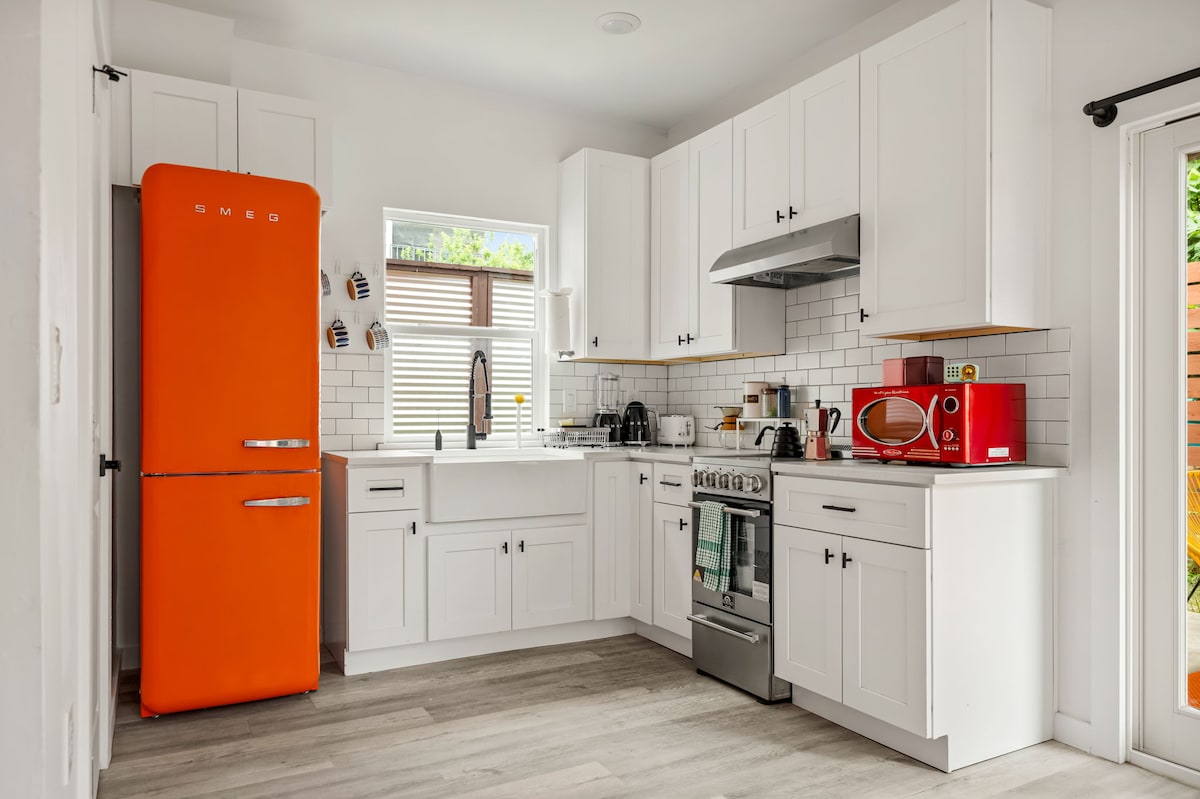 Casa Colores | A Colorful Austin Retreat + Sauna