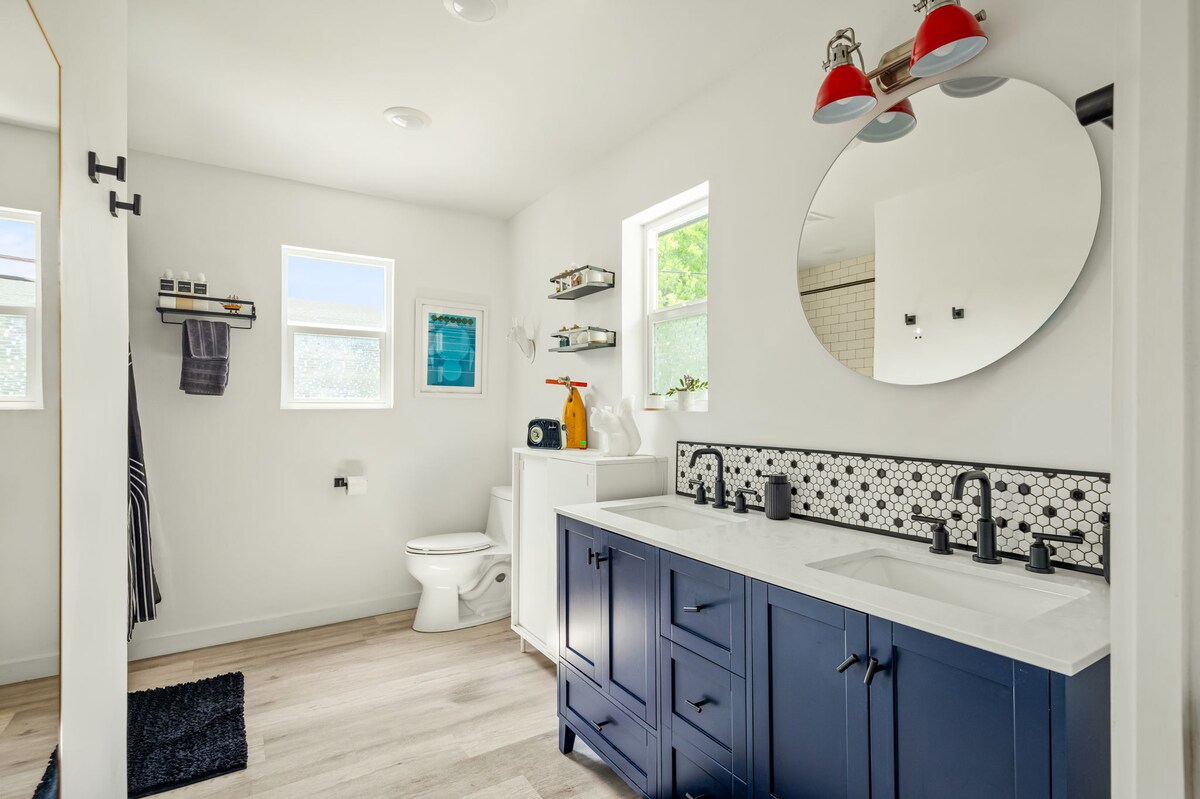 Casa Colores | A Colorful Austin Retreat + Sauna