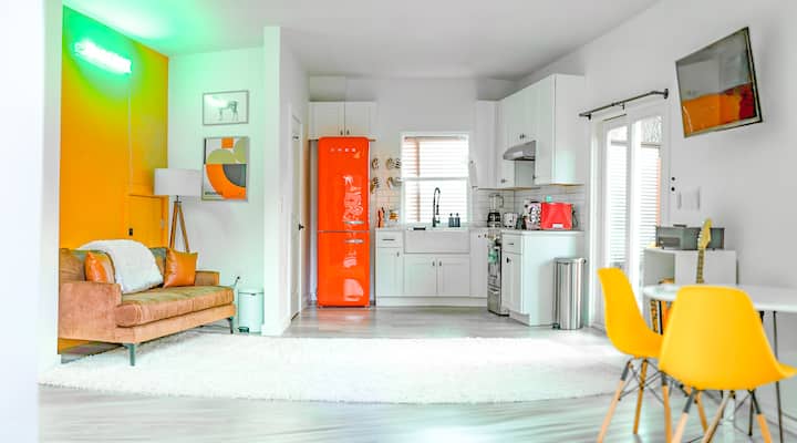 Casa Colores | A Colorful Austin Retreat + Sauna - Austin, TX