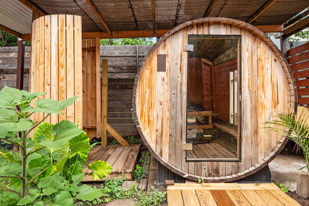 Casa Colores | A Colorful Austin Retreat + Sauna