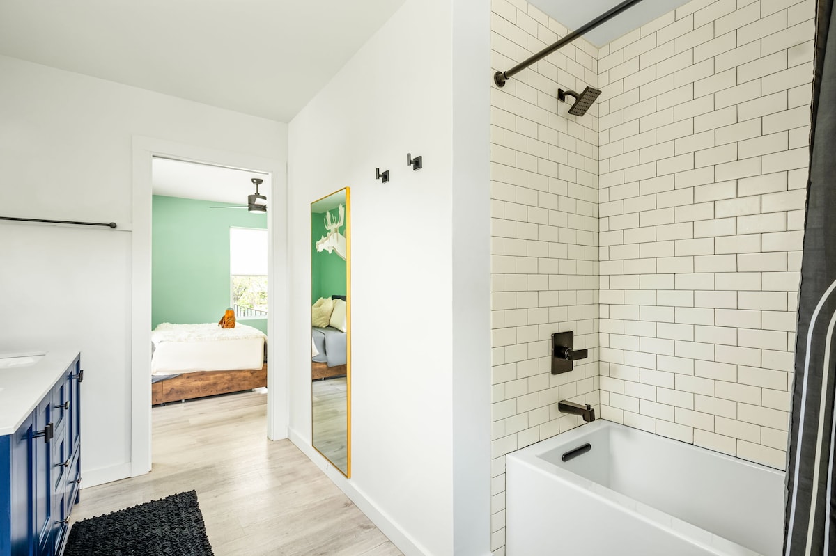 Casa Colores | A Colorful Austin Retreat + Sauna