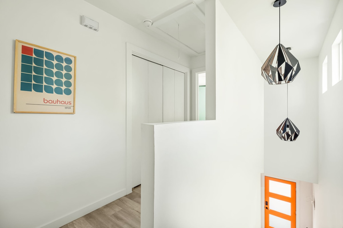 Casa Colores | A Colorful Austin Retreat + Sauna