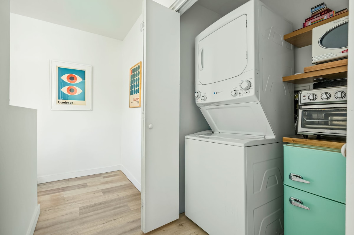 Casa Colores | A Colorful Austin Retreat + Sauna