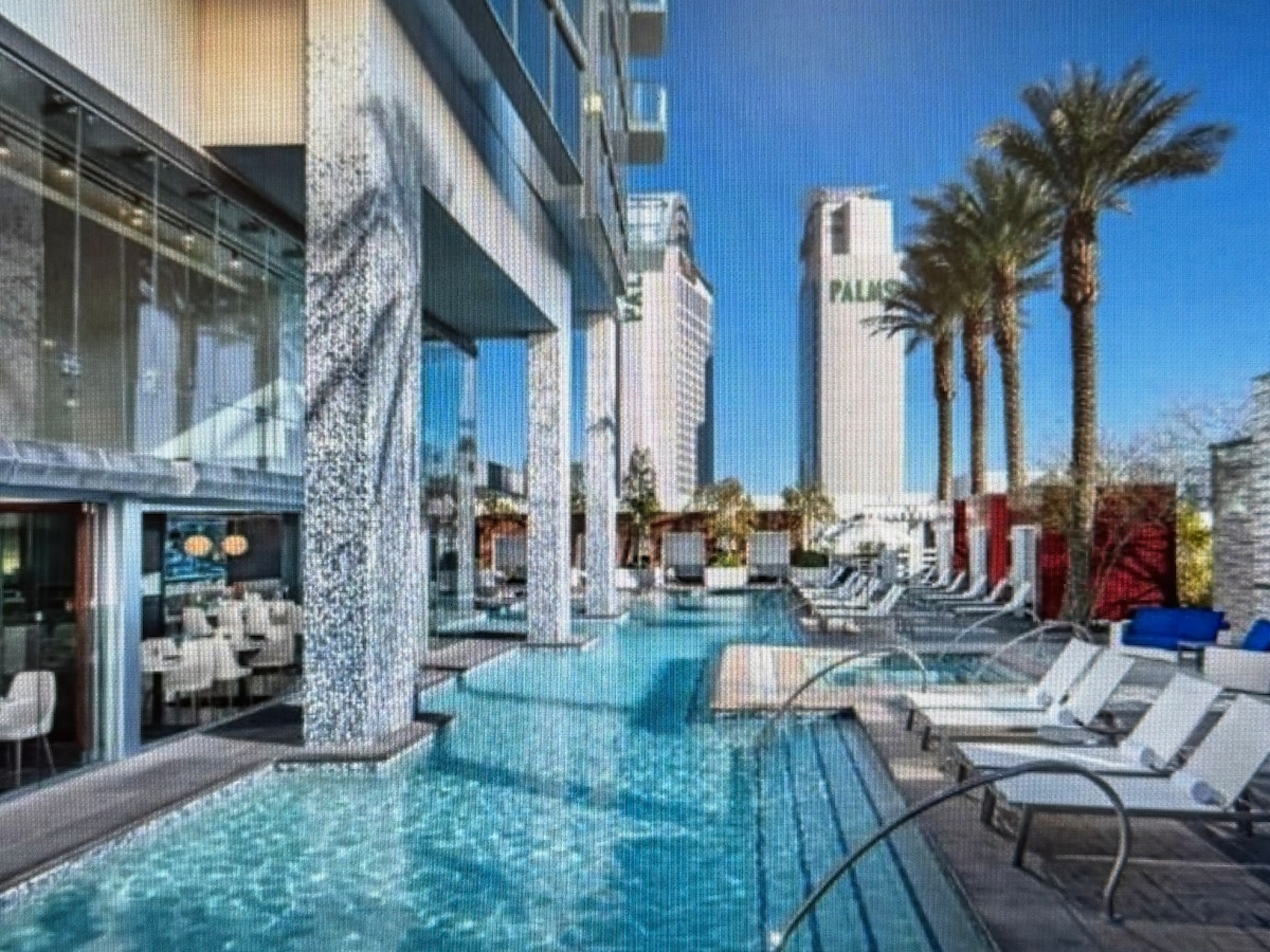 Luxury aparthotel with great balcony view