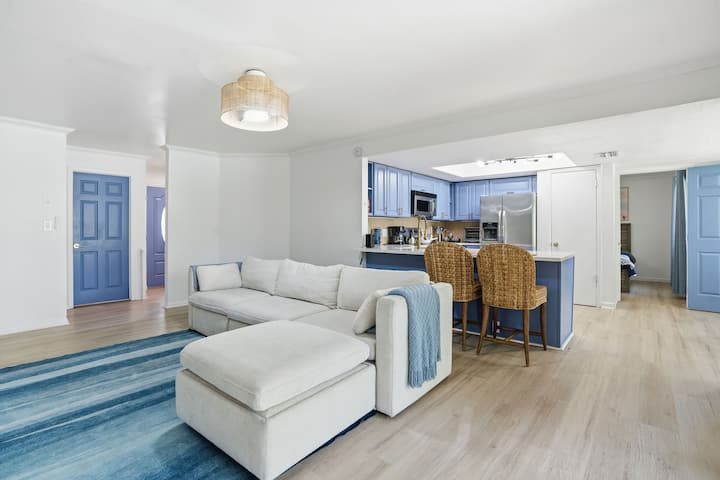 Pond Estate | 14 Guests | Big Tv | 10 Min To Beach - Clearwater Beach, FL