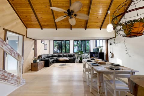 Top Airbnb: The Exchange - Private Beach Home in Mackay Regional