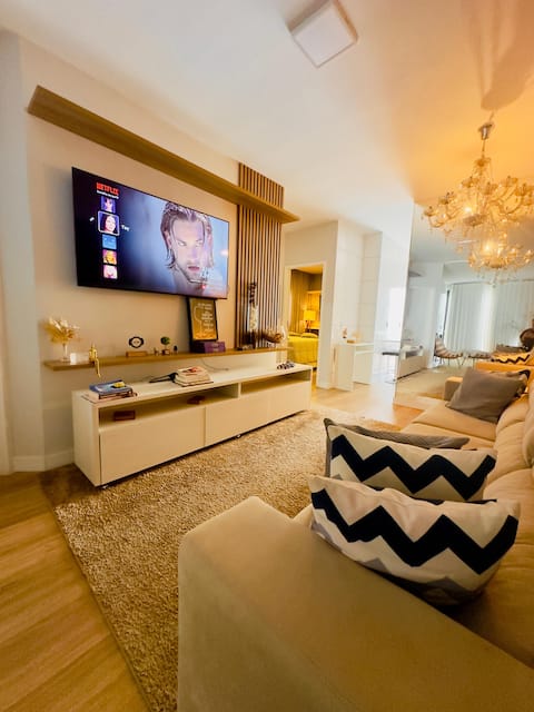 Top Airbnb: Premium House with Pool • Gourmet Area • 3 Bedrooms in Senador Canedo
