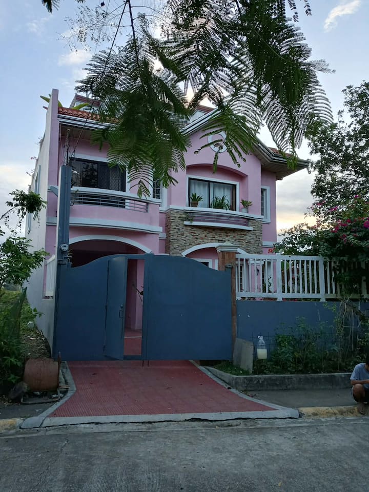 Comfy Retreat Outside The City - Trece Martires