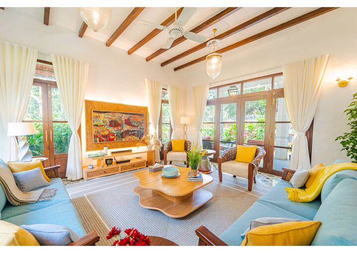 Living room image 4