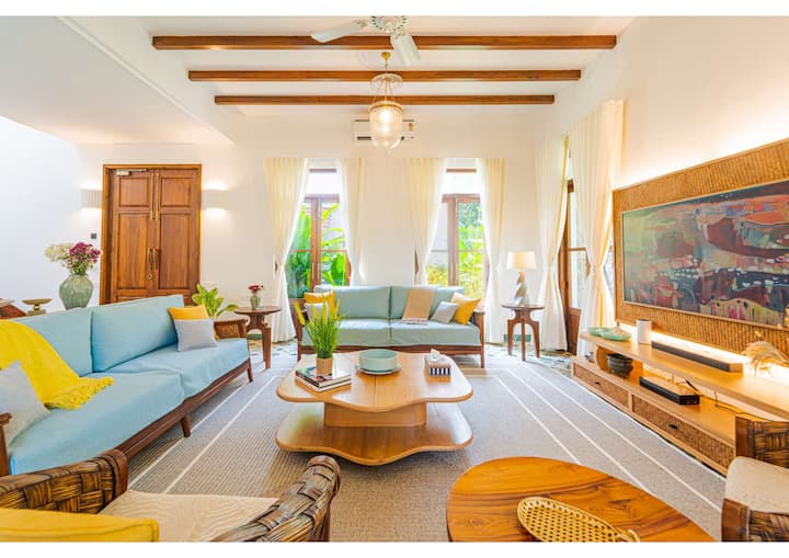 Living room image 3