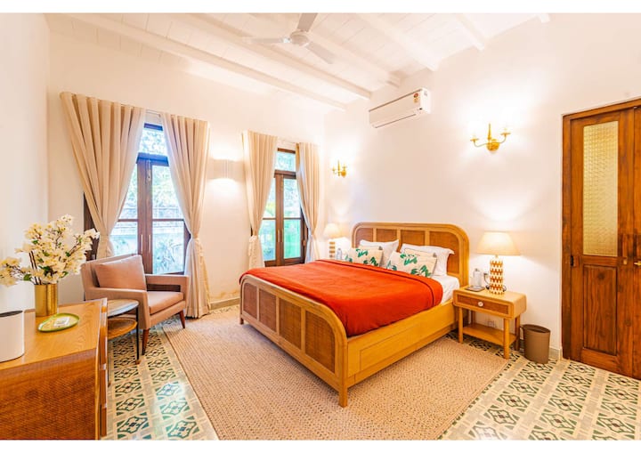 Bedroom 1 image 2
