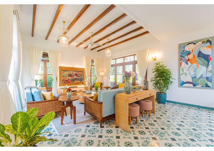Living room image 1