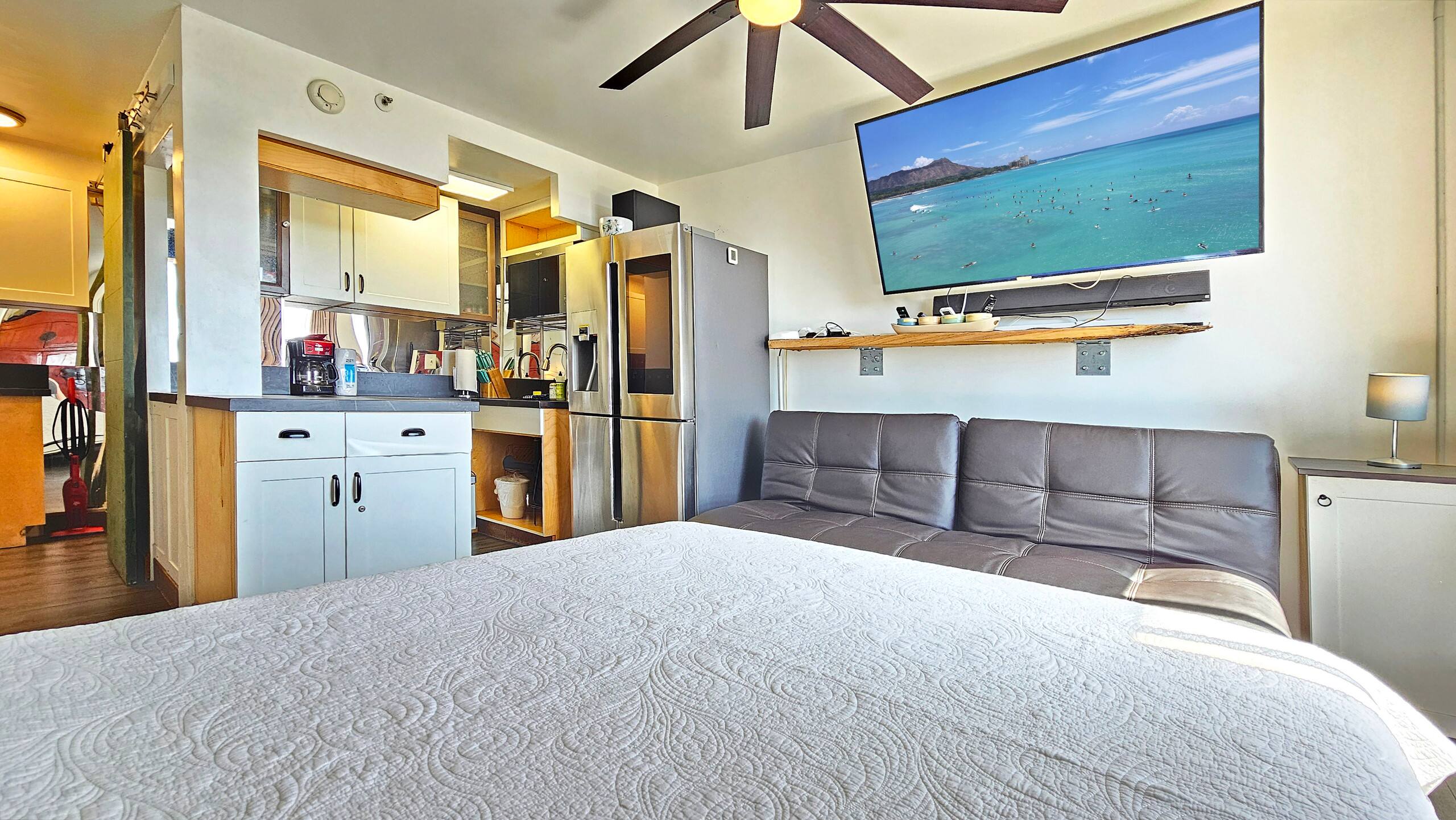 WG 716 | Ocean-View Studio ½Block to Waikῑkῑ Beach - Image 36