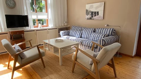 Beliebte Airbnb-Anzeige: Idyllic North Sea vacation home - tranquility, fireplace & garden in Butjadingen