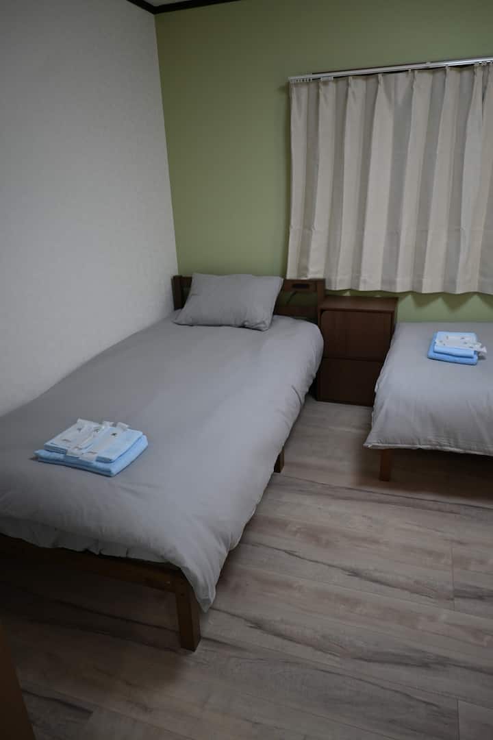 こちらは間取りでいう3階の6畳の部屋です。