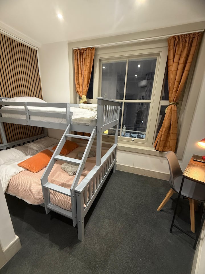 Modern En-suite Room 2 Min To Earls Court Tube - Chelsea
